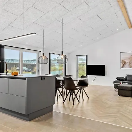 4 Bedroom Gorgeous In